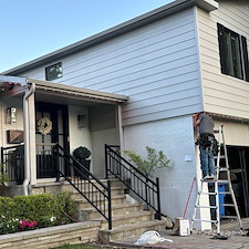 Lclairage-extrieur-permanent-Gemstone-Lights-transforme-une-maison-Beaconsfield 3